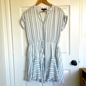 Flowey, Knee-Length Dress. Like New, Worn Once.
